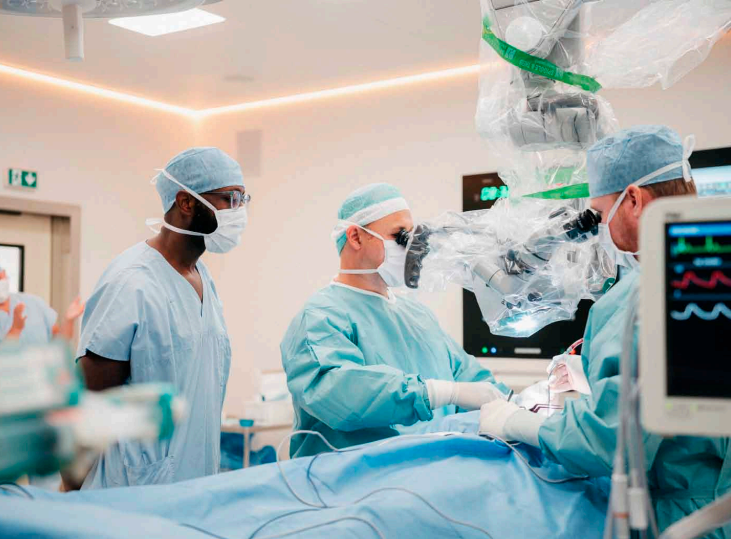 Jason A. Ellis na operačním sále.png (702 KB)